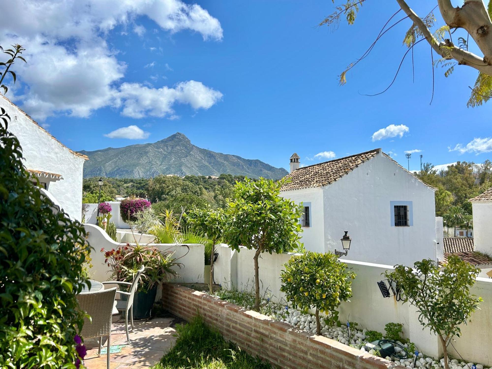 Casa de Férias House In Surrounded By Golf Courses Marbella